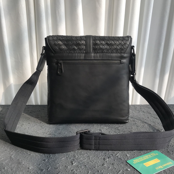 ボッテガヴェネタバッグ側面デザイン